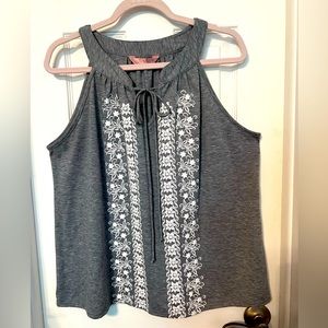Size L gray tank with white floral stamp on front with tie closure